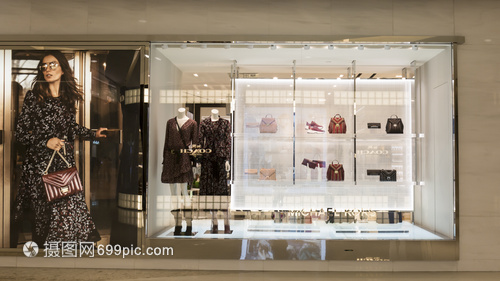橱窗展示与商品展示 提升品牌形象与吸引顾客的艺术